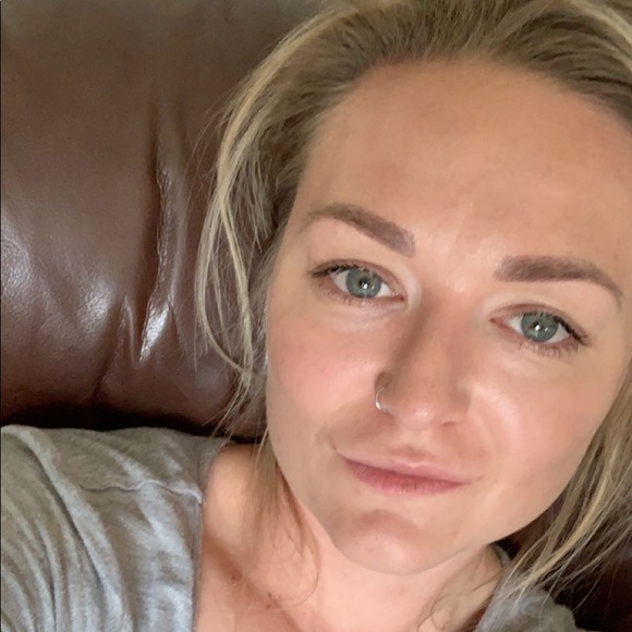 Meet your Posher, Jolynn - Picture 2 of 3